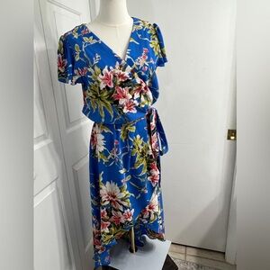 Julia Jordan Floral Wrap Midi Dress – Size 12 
Gorgeous and super flattering!